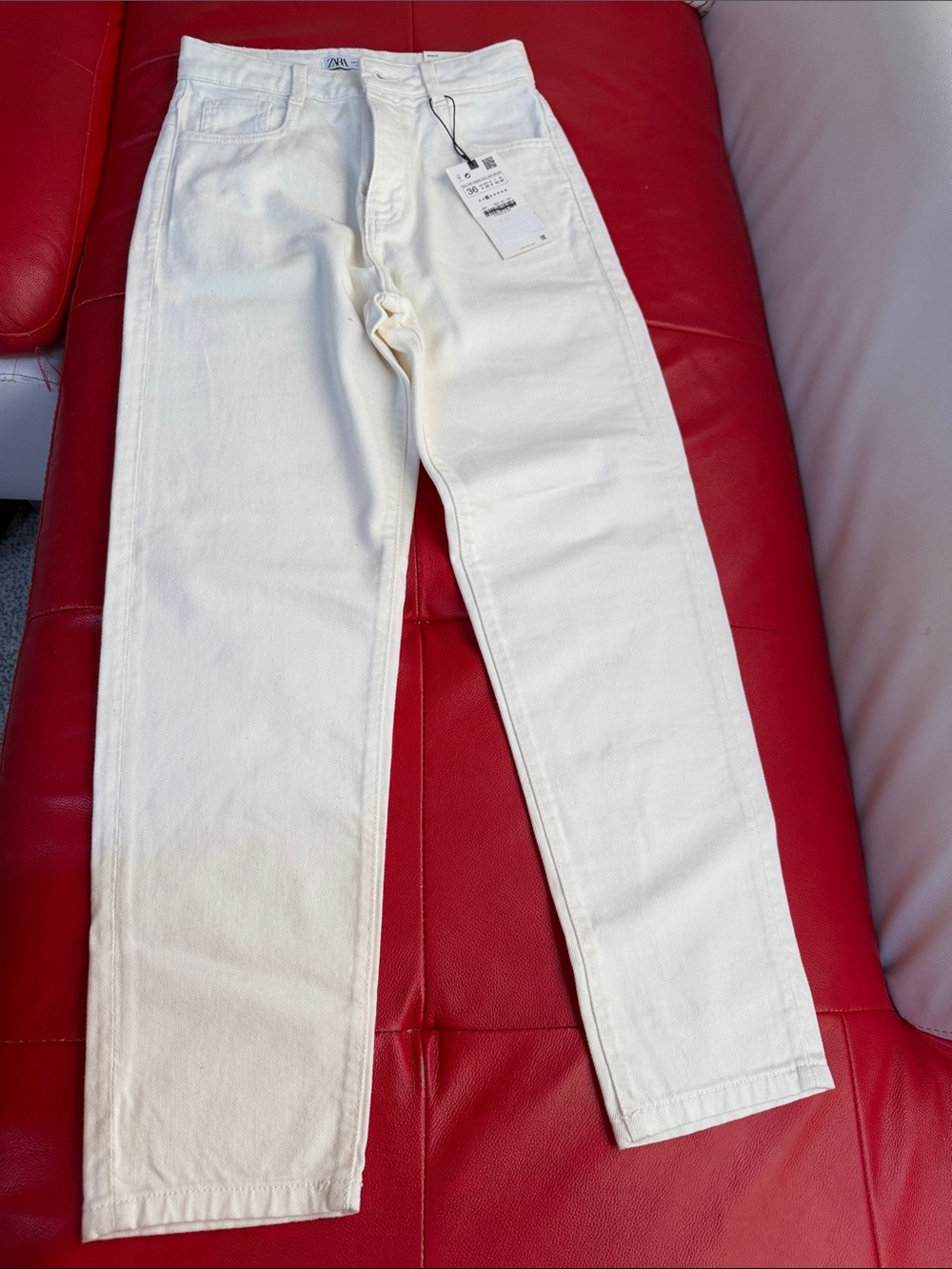 Zara women white mom fit Jeans